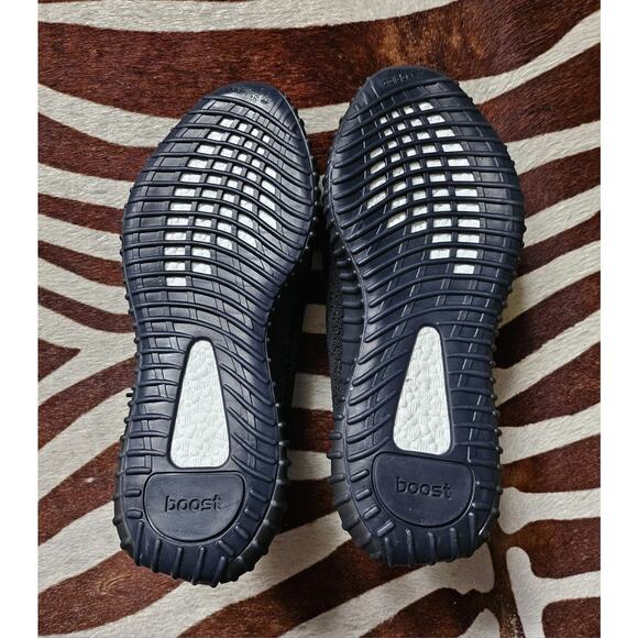 Adidas Yeezy Boost 350 V2 Low Red Stripe Core Black SZ 11 MENS BY9612 - Picture 7 of 8